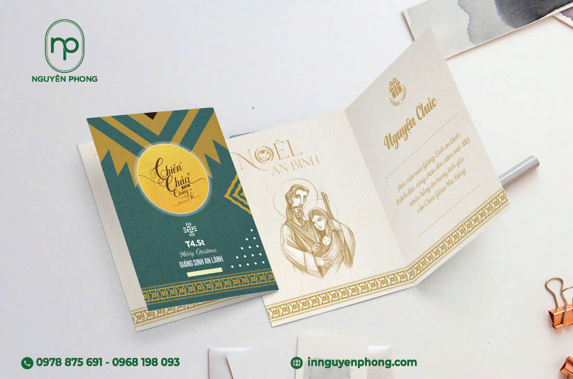 Thiết kế thiệp phù hợp với chủ đề của sự kiện